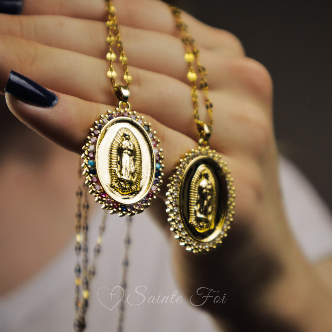 (ACHETEZ 1, OBTENEZ 2) Collier Notre-Dame de Guadalupe Enveloppé de Zircon